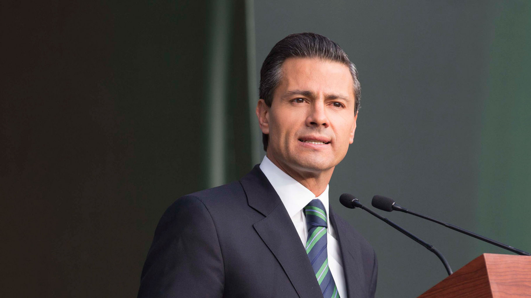 El mandatario mexicano manifestó su preocupación por el hecho al que consideró un atentado contra la democracia y la tarea del parlamento