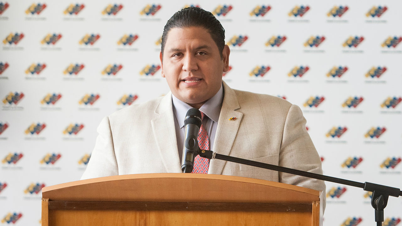 El Rector del Consejo Nacional Electoral, Luis Emilio Rondón afirmó que se debe respetar el ejercicio al voto