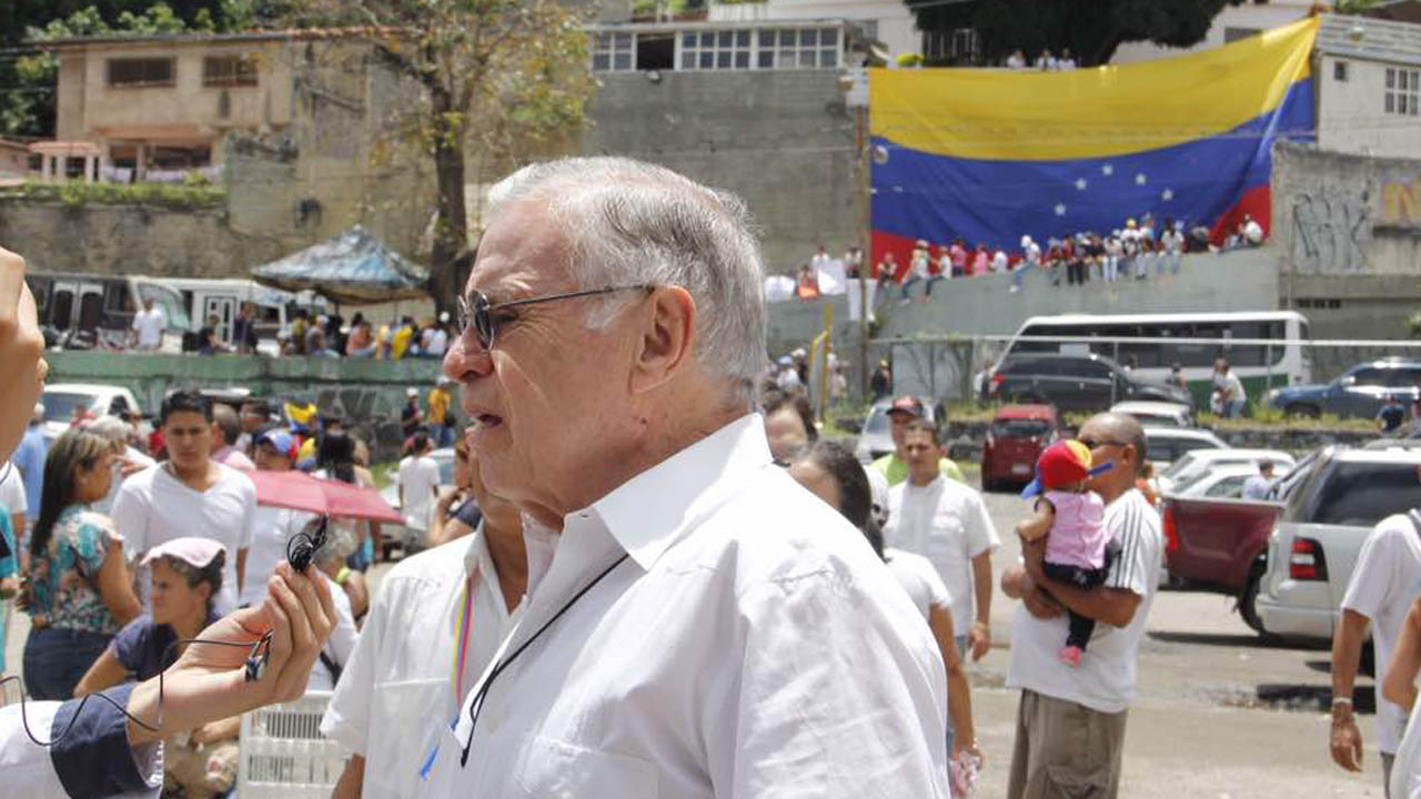 El expresidente de Costa Rica y observador internacional opinó que esta jornada representa el primer paso para un cambio en el país