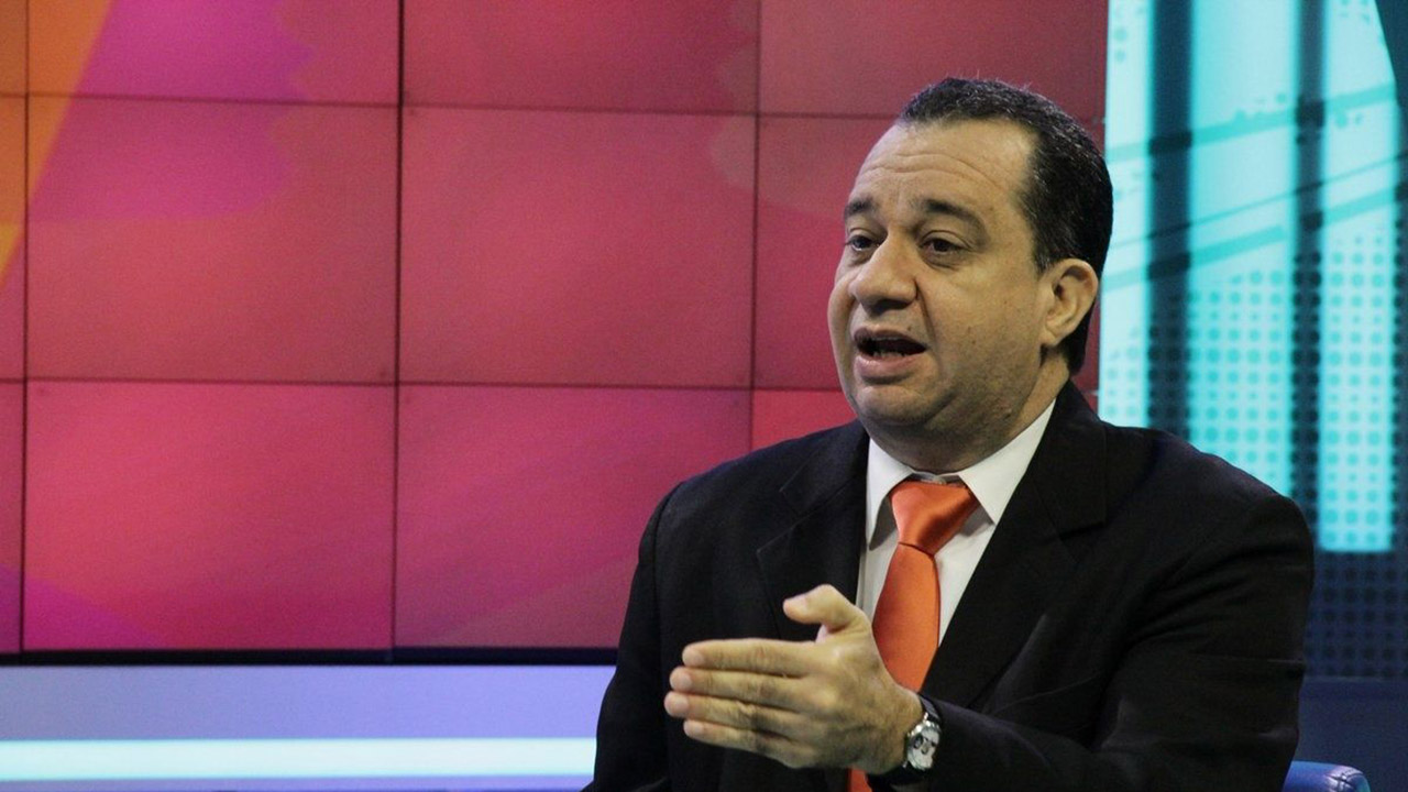 El constituyente Julio Chavez aseguro que solicitara el proceso con miras a retirar la inmunidad parlamentaria del diputado