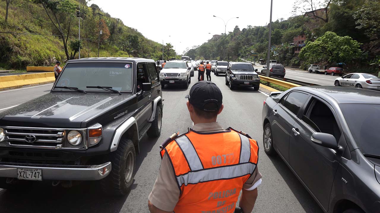 De acuerdo con el director de PC Jorge Galindo el siniestro tuvo lugar en el kilómetro 104 cuando dos vehículos colisionaron