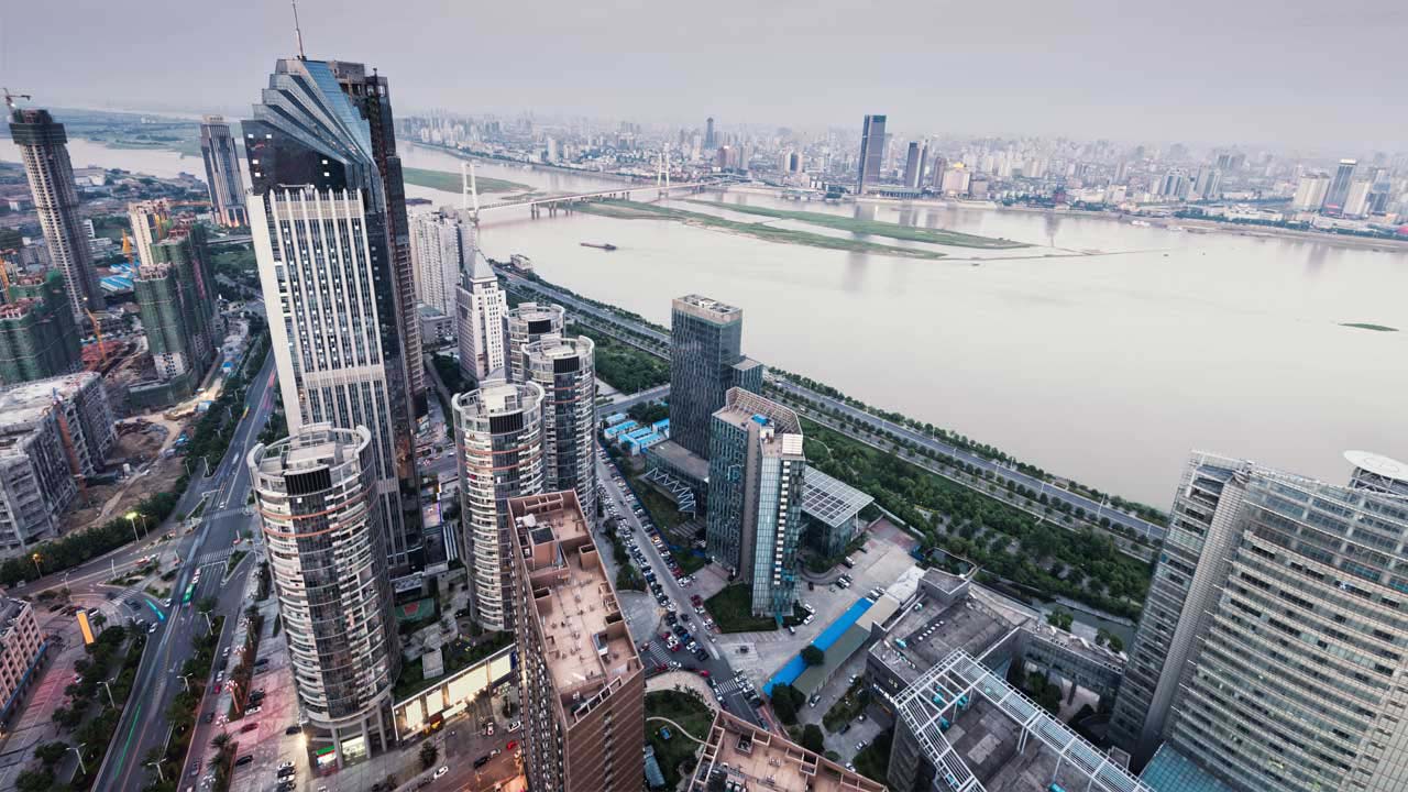 A través de un comunicado, Pekín informó que inversiones en hotelería, inmuebles y entretenimiento deben ser restringidas