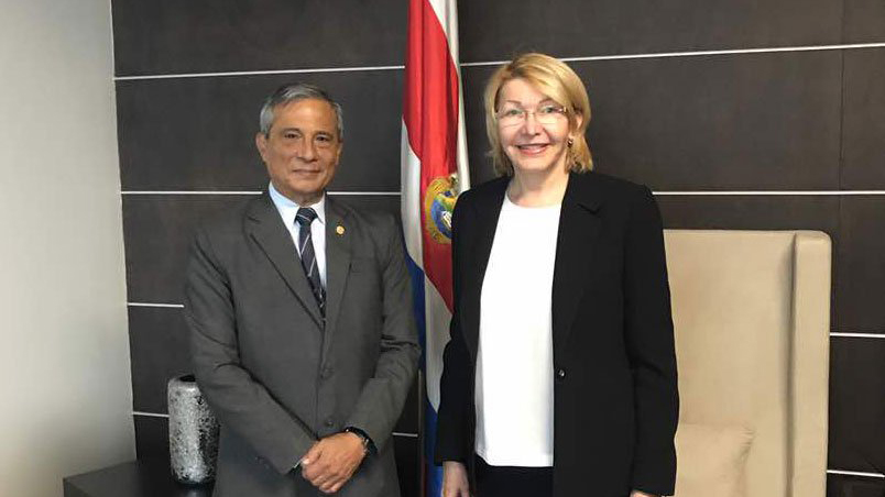 La fiscal destituida se encuentra en Costa Rica, donde se reunió con Jorge Chavarría y ofreció una conferencia de prensa a los medios