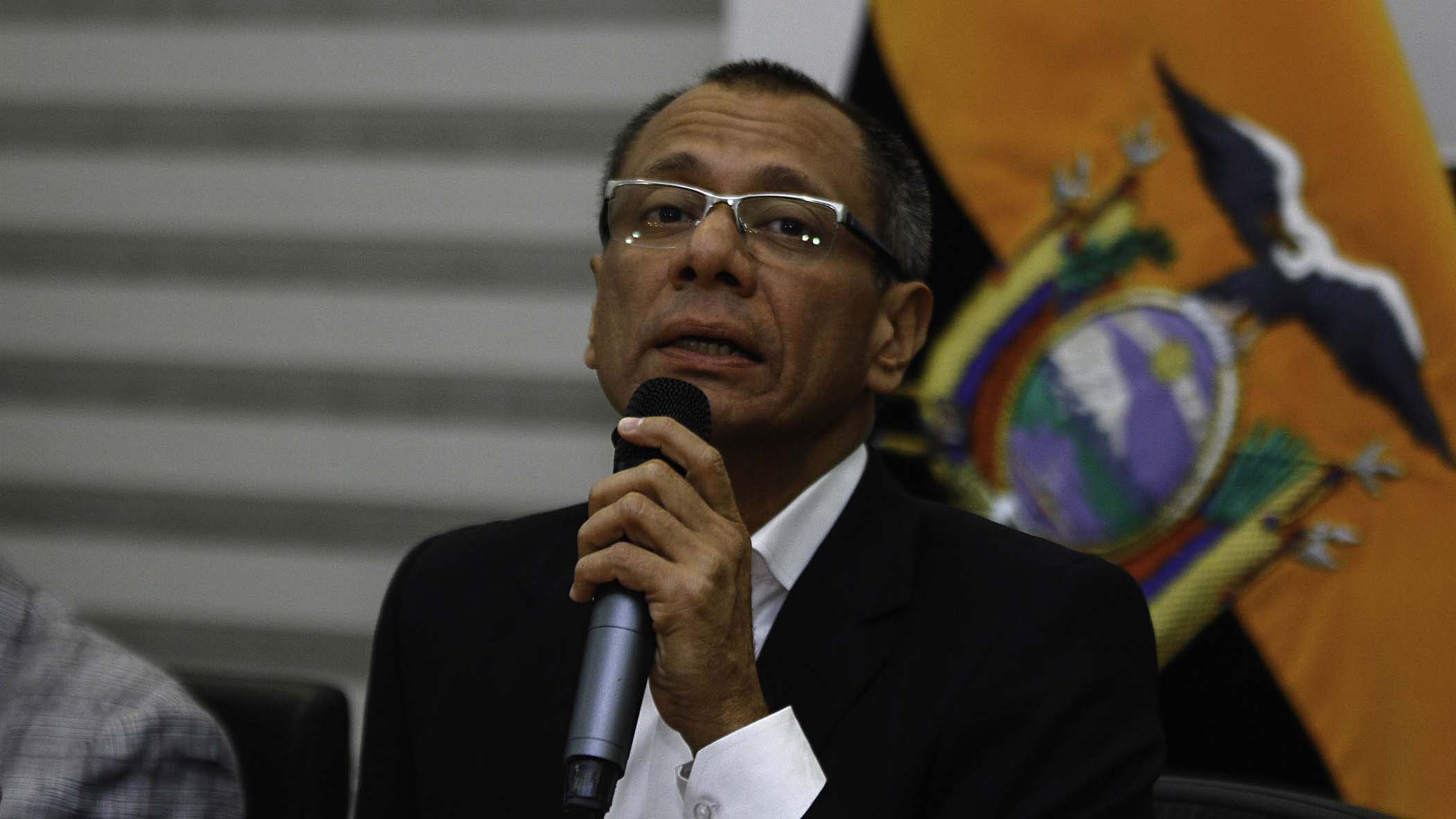 El fiscal general de Ecuador solicitó a la Justicia que se aplique una medida contra el vicepresidente debido a su presunta relación con el caso Odebrecht