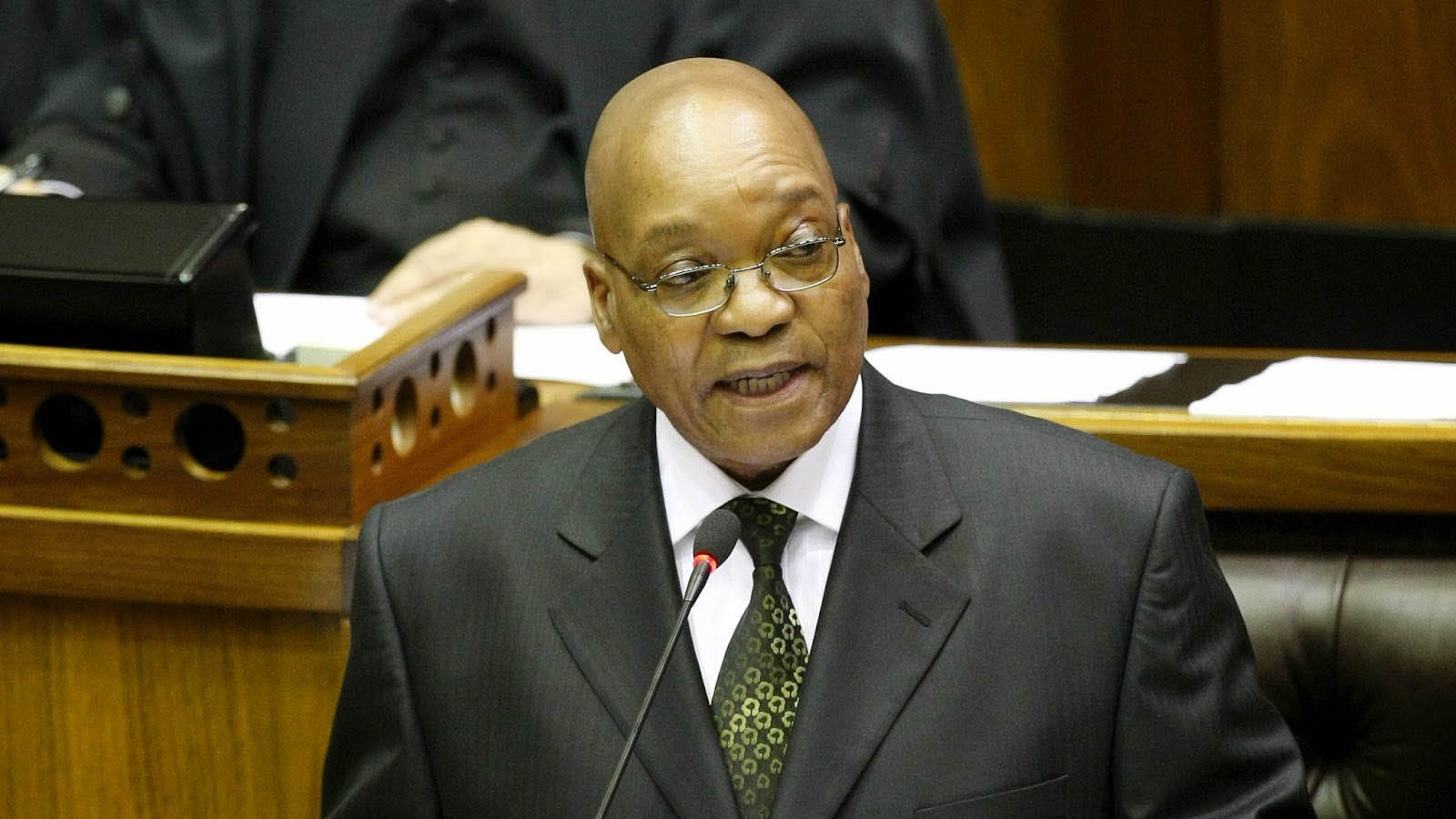 A pesar de que algunos políticos de su partido se pronunciaron en su contra, Jacob Zuma podrá seguir en el cargo