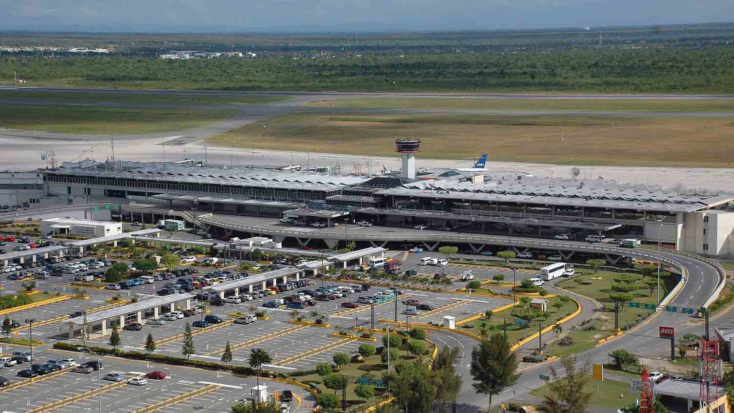 Cancelan vuelos por amenaza de Irma en Santo Domingo