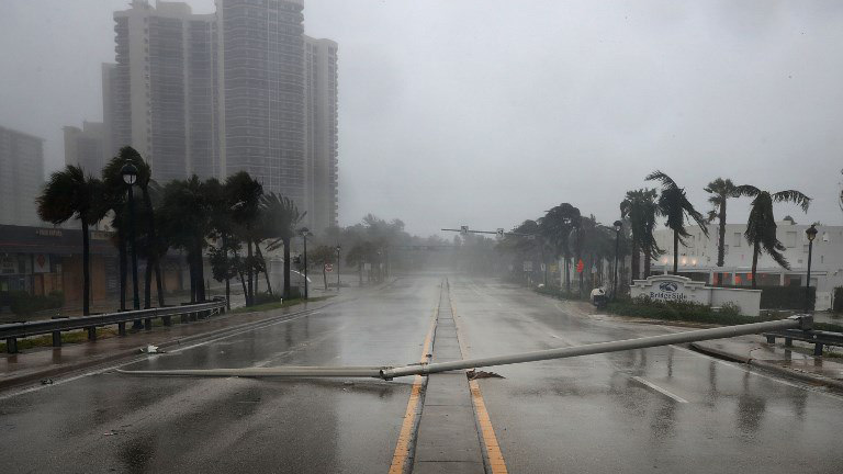 Donald Trump, presidente de Estados Unidos, viajará "muy pronto" a Florida para evaluar las labores de socorro en respuesta al potente ciclón