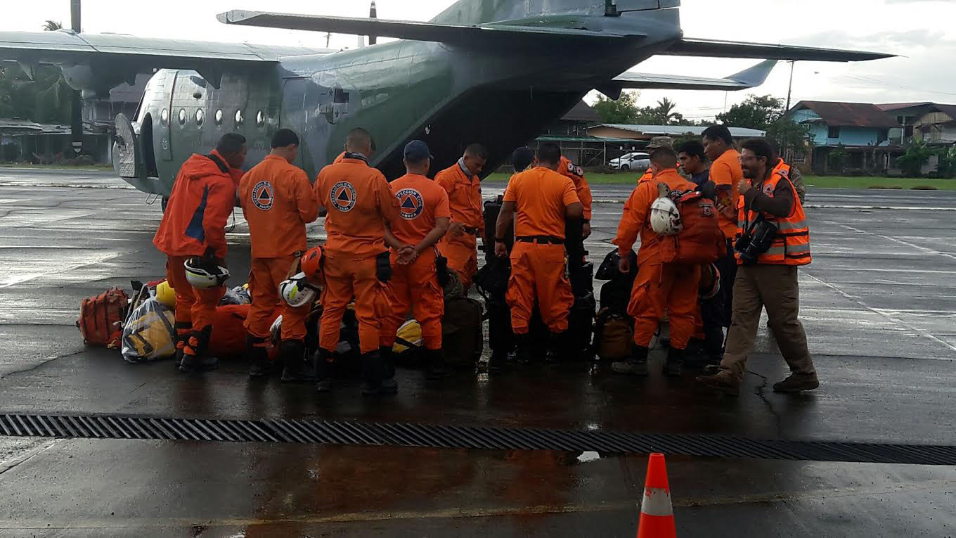 El Sistema Nacional de Cooperación "Panamá Coopera", trasladó al equipo integrado por 35 unidades especializadas en terremotos