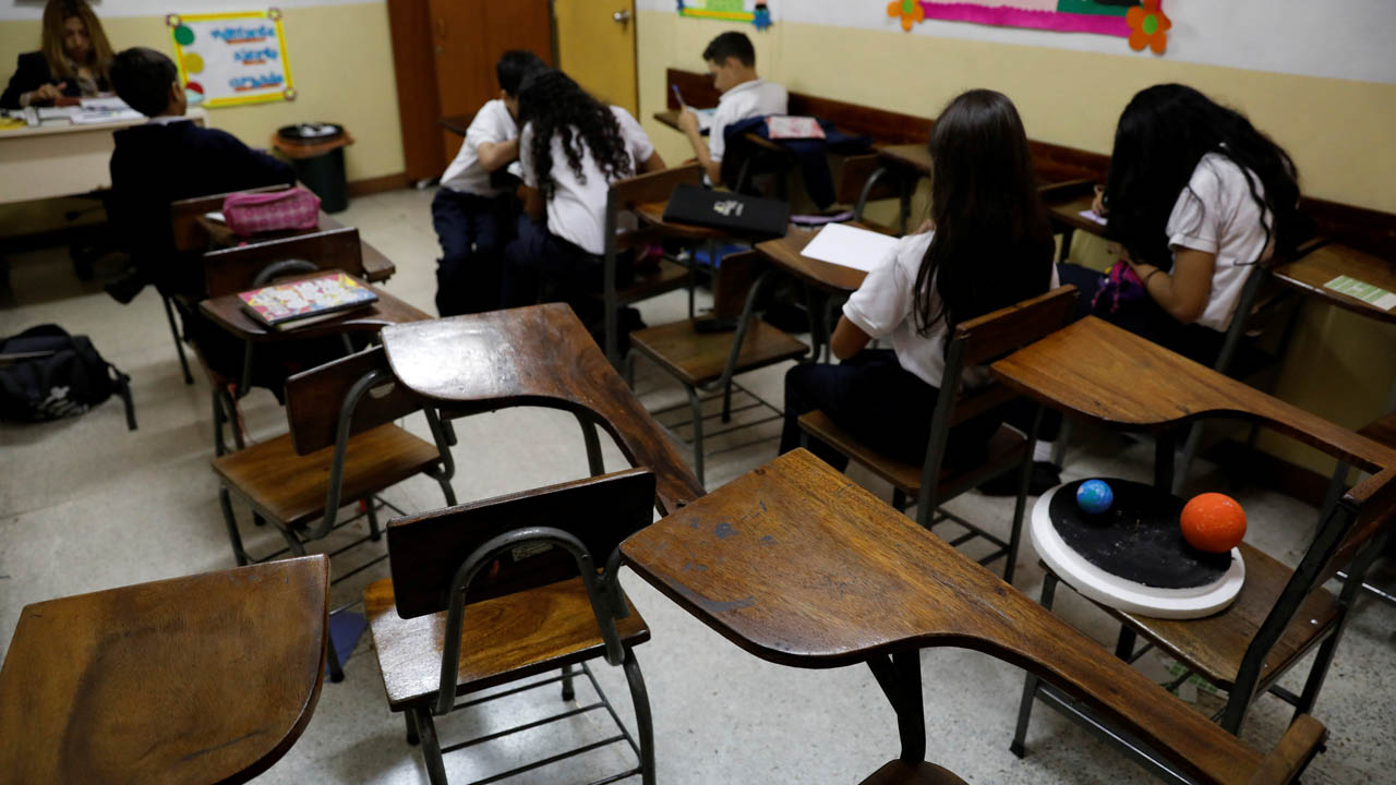 El ministro de Educación, Elías Jaua, felicitó a la comunidad educativa por cerrar el primer trimestre del año escolar
