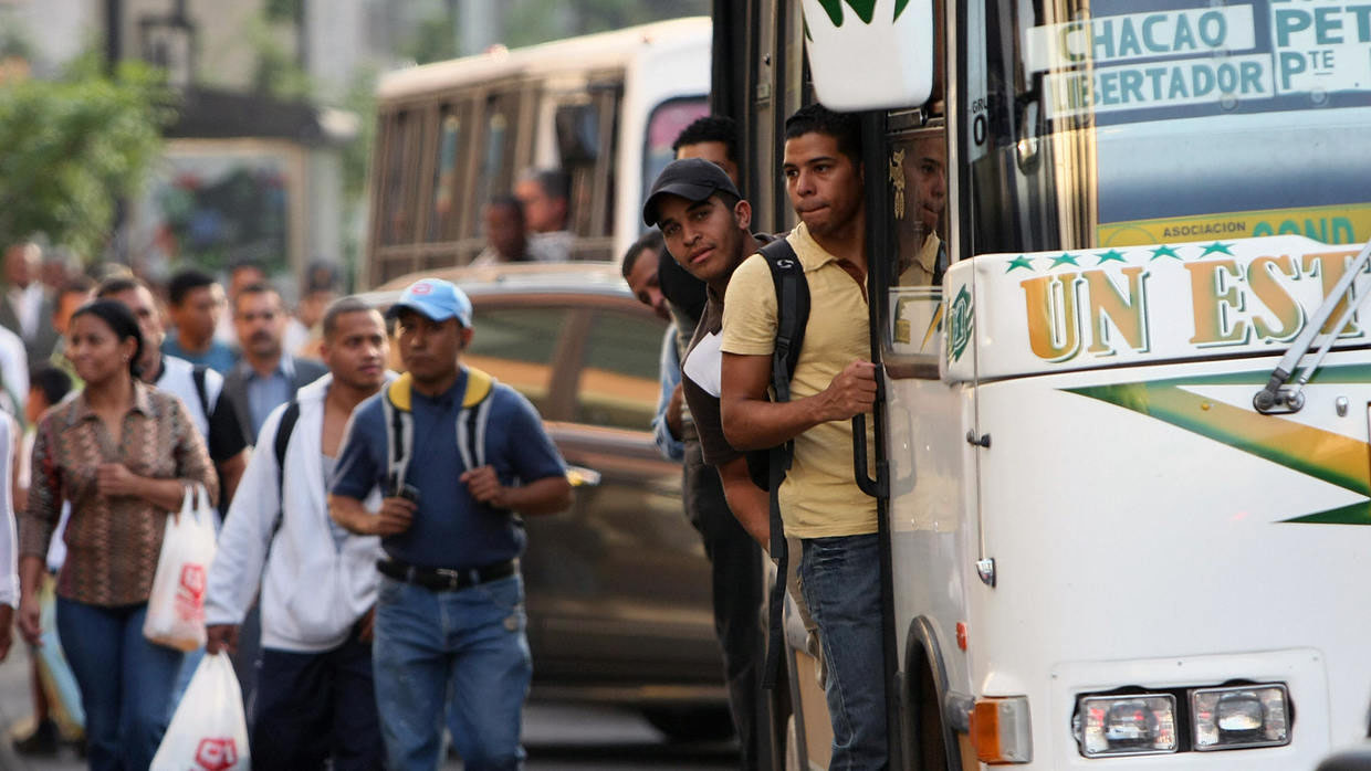 Hugo Ocando, presidente de los transportistas del bloque oeste de Caracas, informó que ha disminuido drásticamente el número de unidades en las vías