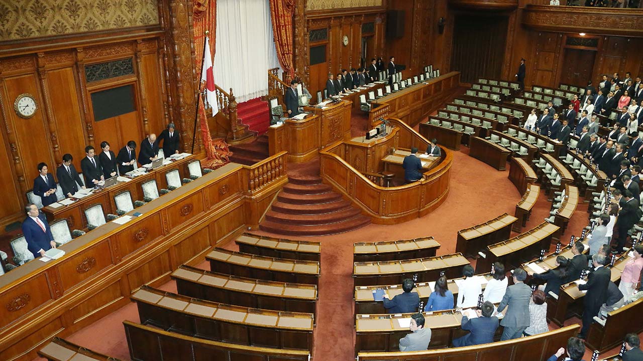 La coalición compuesta por el Partido Democrático Liberal (PDL) y su socio Nuevo Komeito se hizo con al menos 300 escaños de la cámara