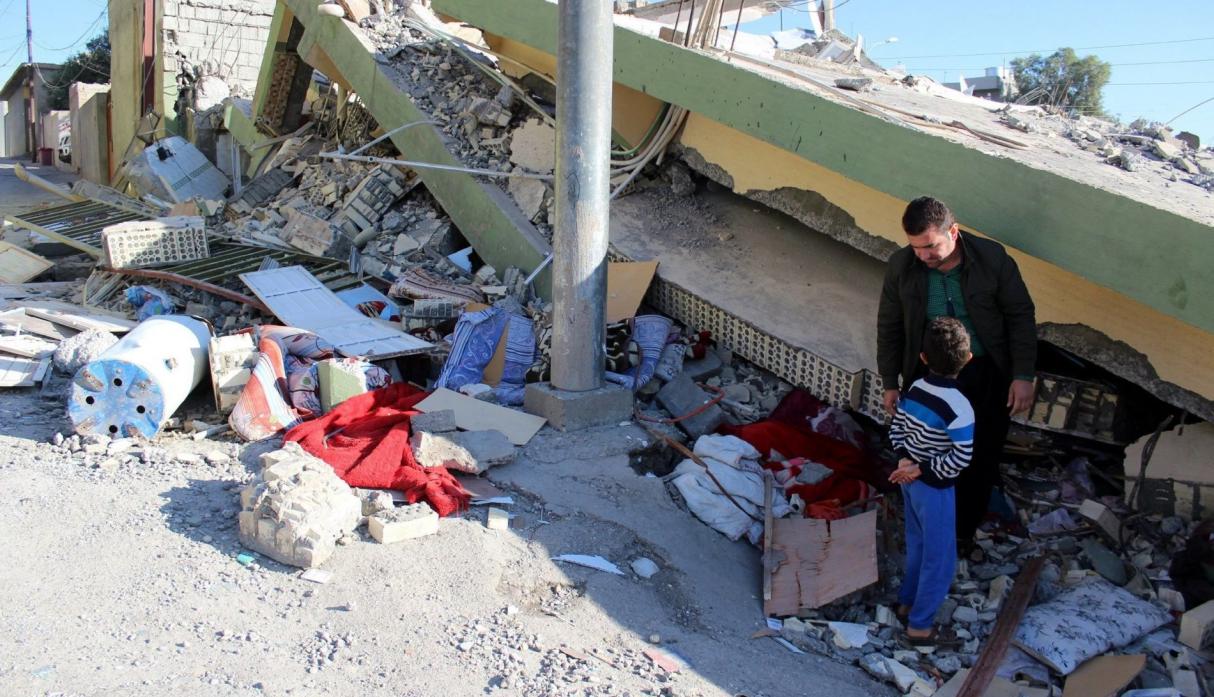 Los datos de víctimas del sismo en la zona fronteriza con Irak también registran 7 mil 800 personas heridas