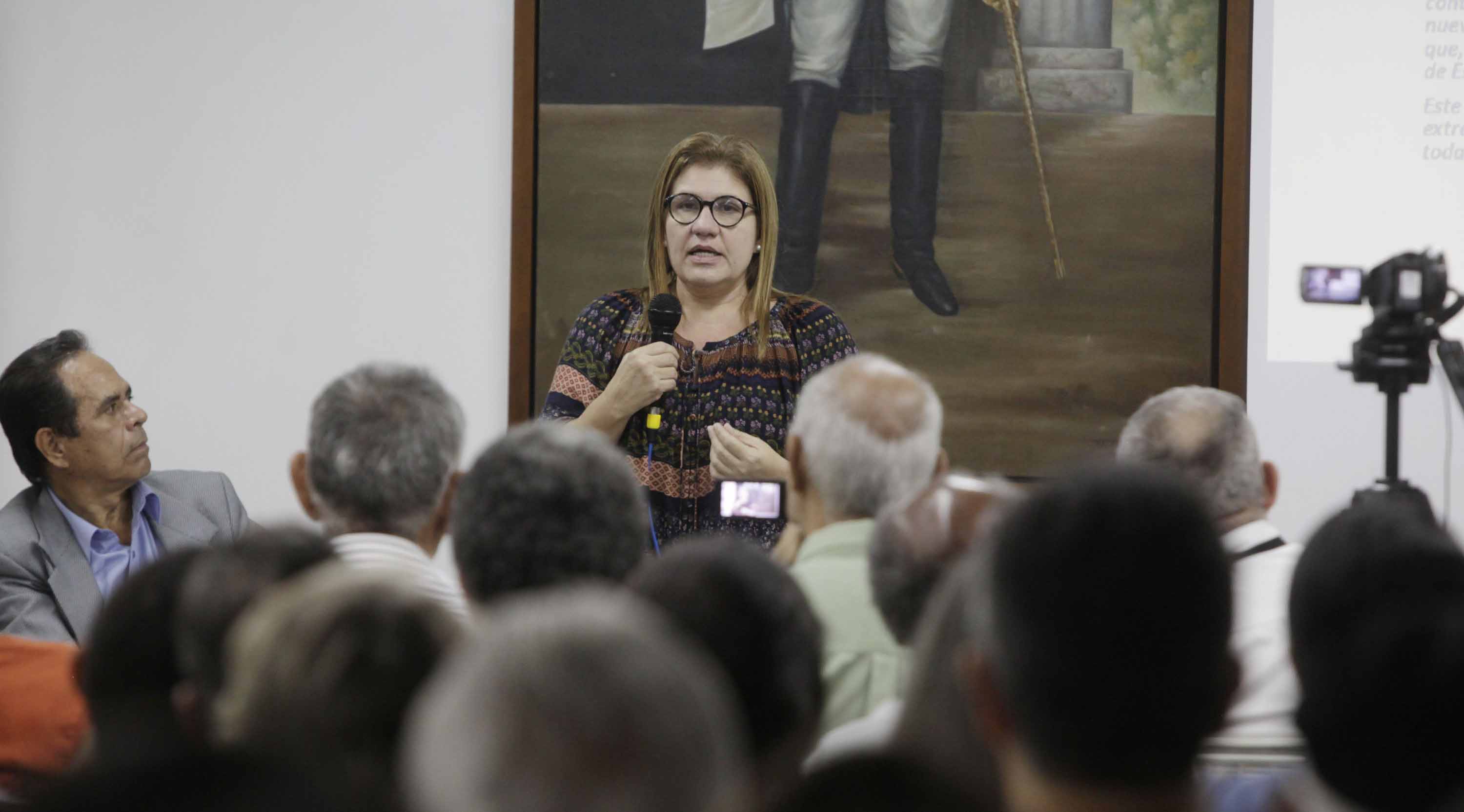 La economista venezolana se encuentra explicando la situación económica del país en varias universidades españolas