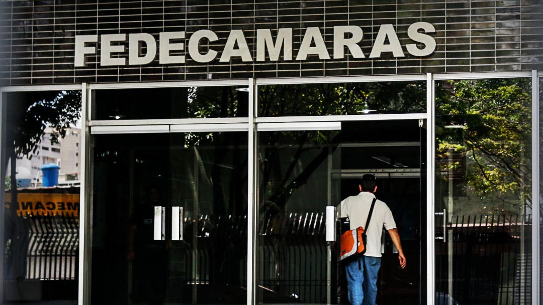 En la reunión, que se lleva a cabo en Fedecámaras, se conforma una propuesta para "desmontar" el control de cambio