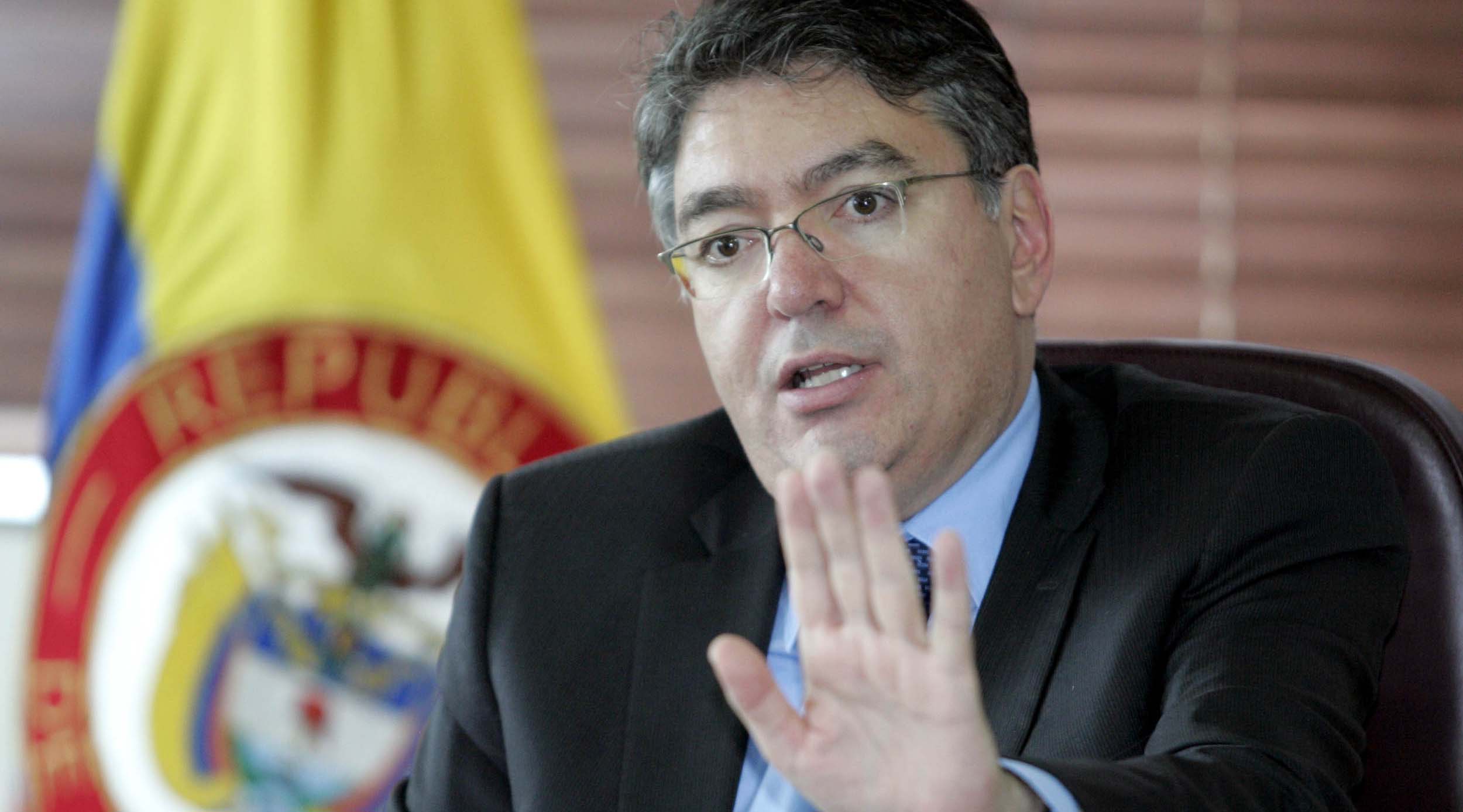 Mauricio Cárdenas resaltó que la situación económica de Venezuela "está asociada al mal manejo de las finanzas públicas"