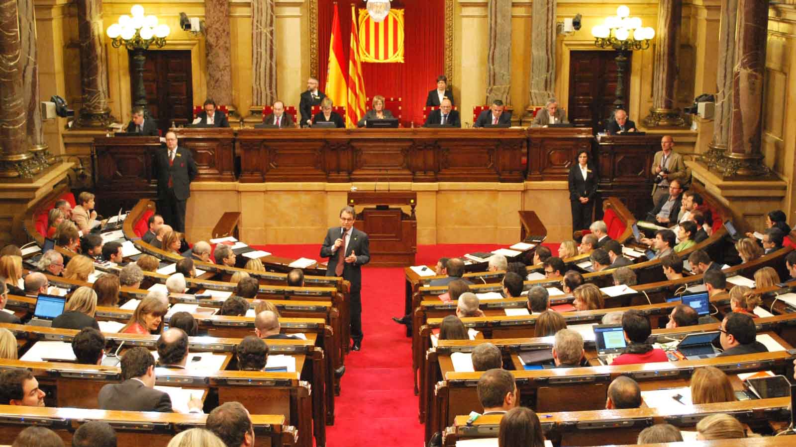Mariano Rajoy convocó para ese día la sesión constitutiva tras conversarlo con diversos grupos políticos