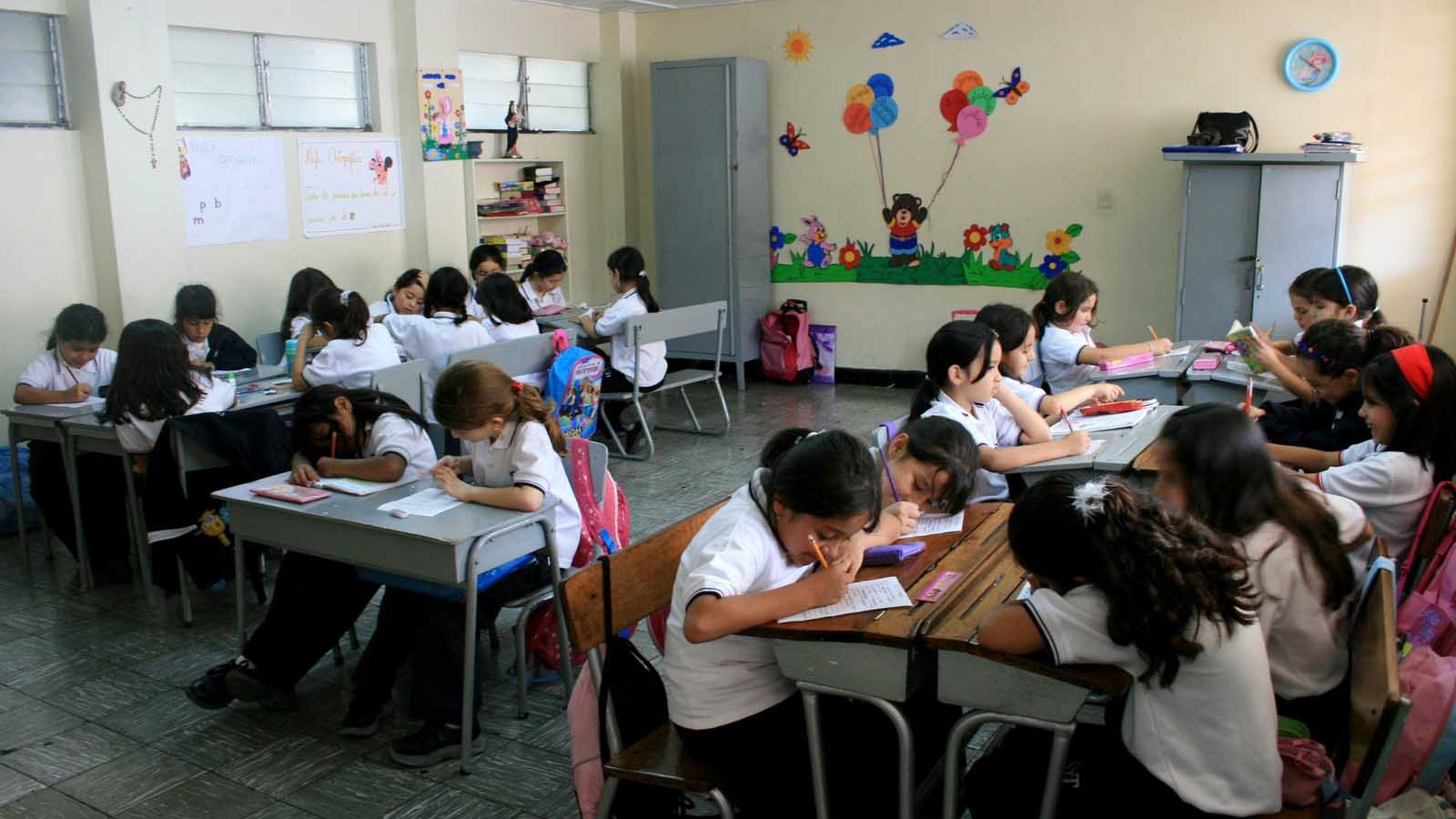 El ministro de Educación Elías Jaua llamó el pasado mes de diciembre a todos los niveles educativos a empezar en dicha fecha
