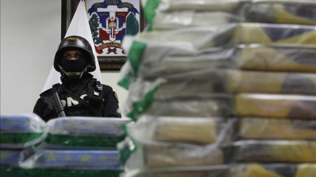 La Dirección Nacional de Control de Drogas del país decomisó 1.502 paquetes de un polvo que se presume es cocaína