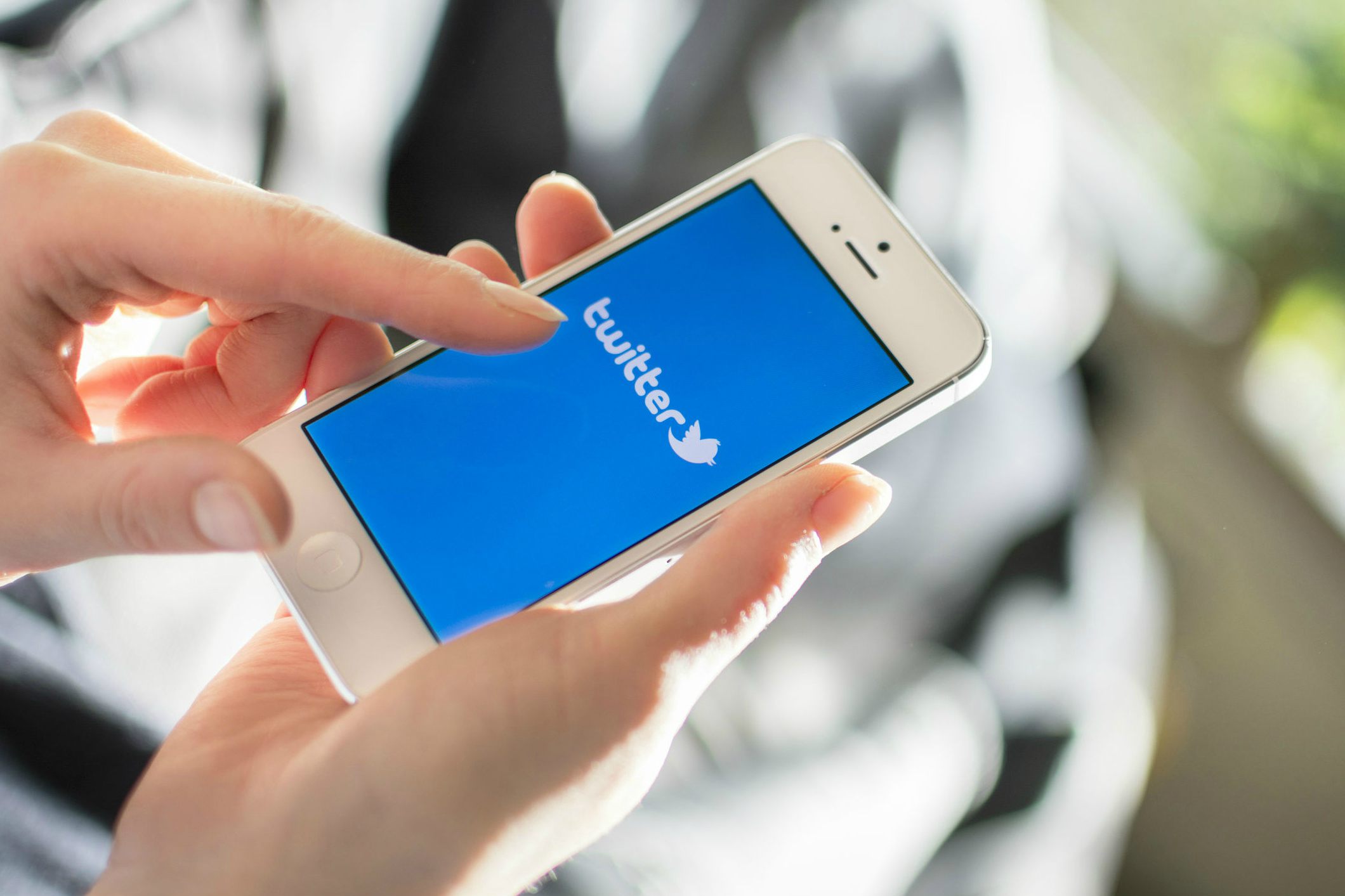 Doblellave-Twitter suspendió más de un millón de cuentas por contenido terrorista