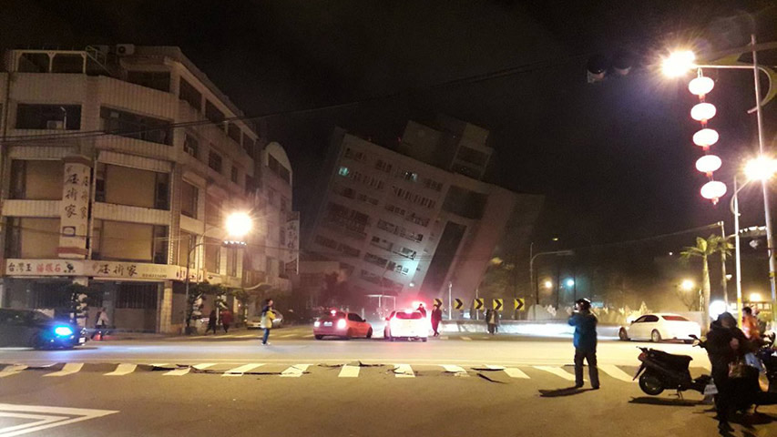 Un potente movimiento telúrico de 6,4 dejó múltiples edificios dañados en la ciudad taiwanesa de Hualien