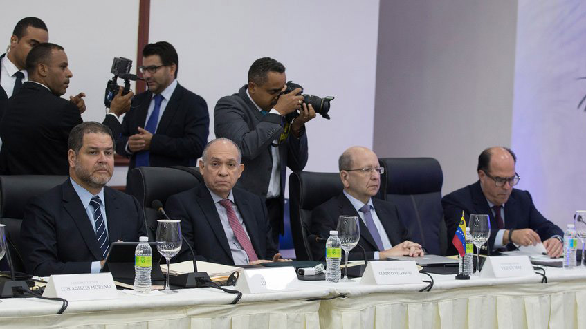 Ambas partes retomarán las conversaciones este martes en Santo Domingo, en las que esperan llegar a un acuerdo definitivo.