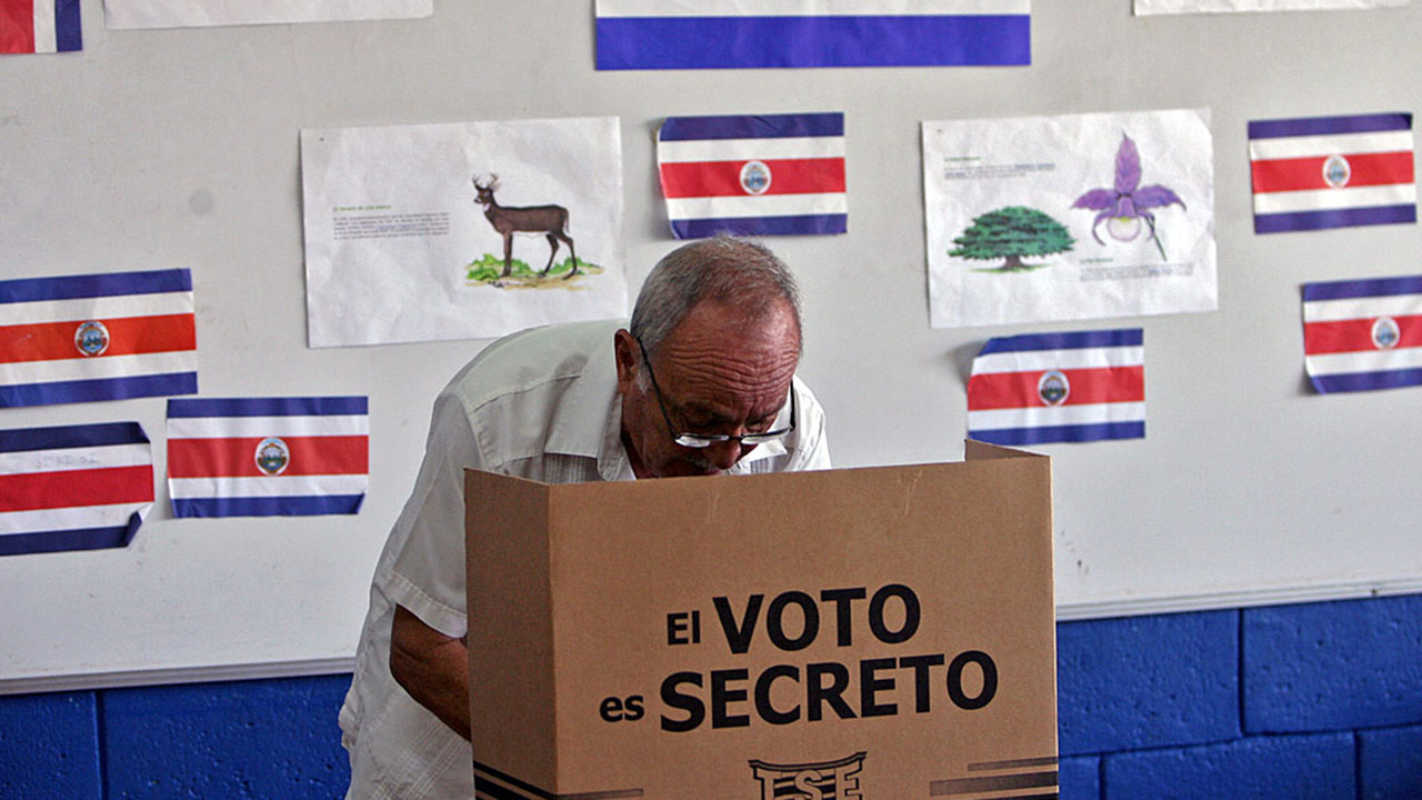 Doblellave-Costa Rica elegirá a su próximo presidente este domingo