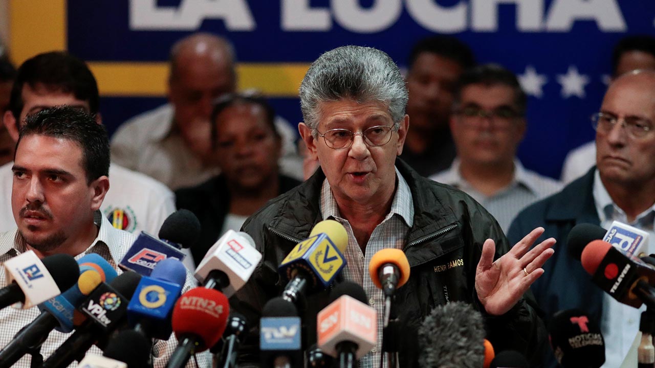 La coalición opositora indicó que repudian la inscripción unilateral de Henri Falcón y que éste automáticamente se deslinda de la Mesa de la Unidad Democrática