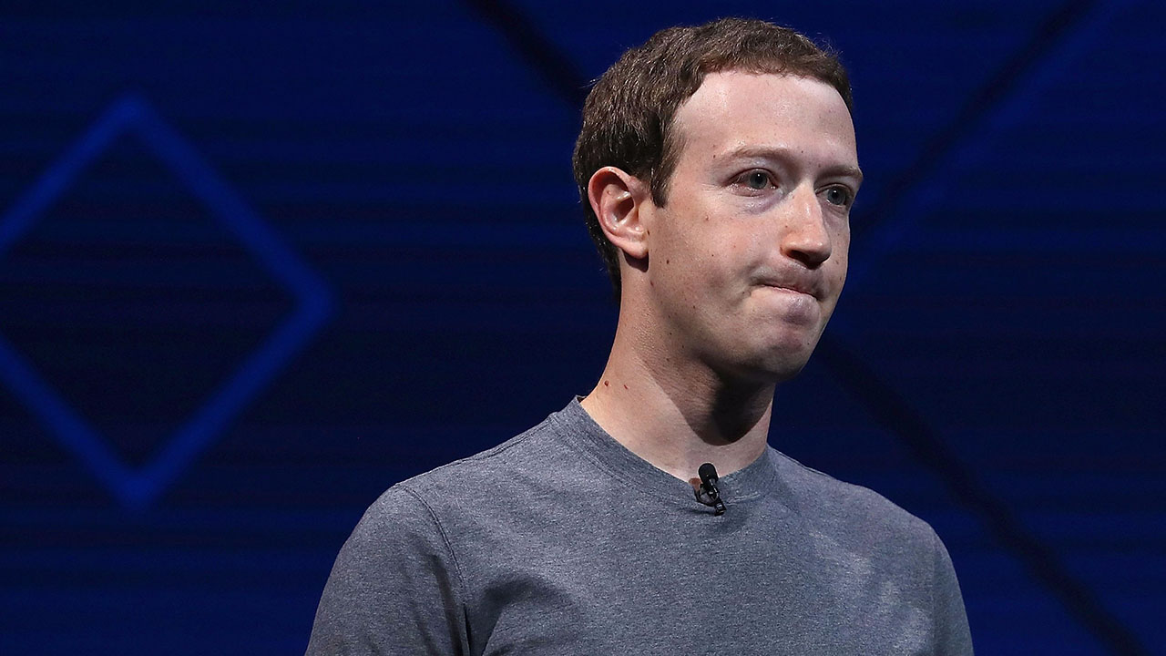 El fundador de Facebook asistirá al ente judicial tras la filtración de datos