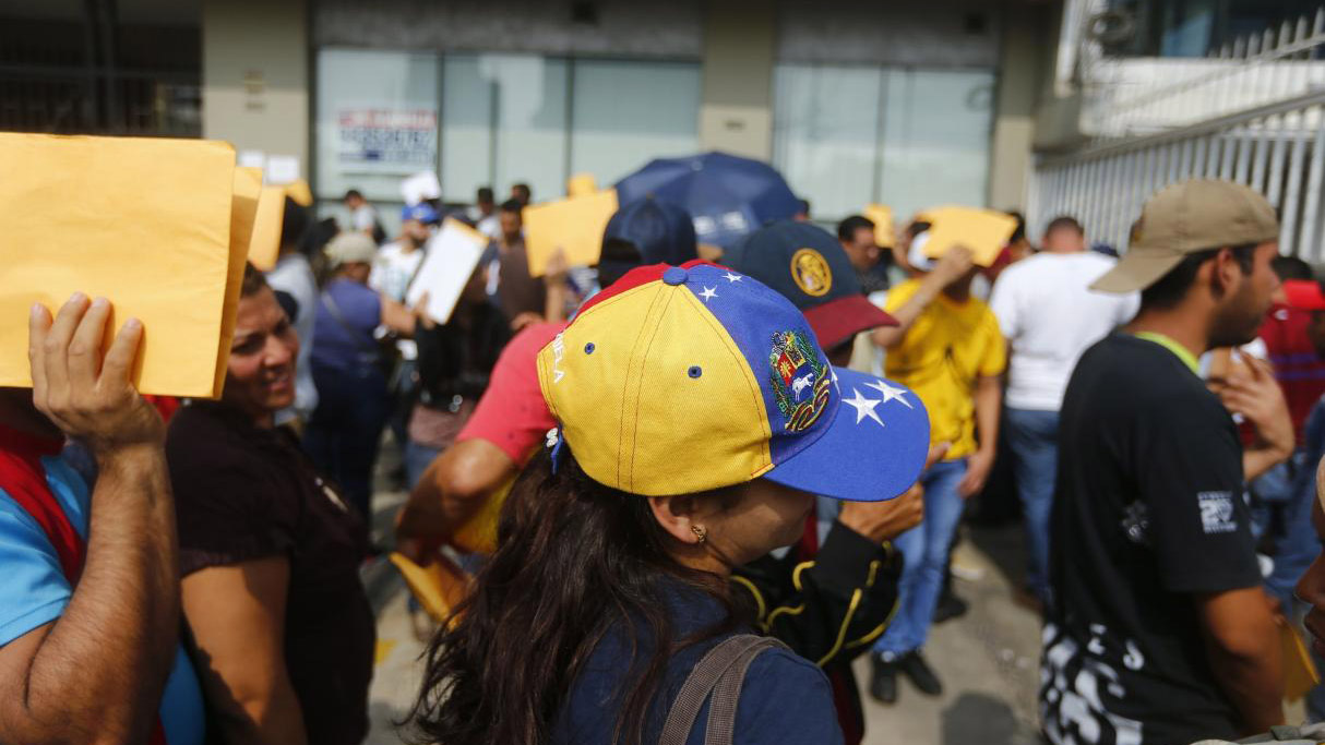 La Superintendencia Nacional de Migraciones informó que en la nación actualmente hay más de 115.000 venezolanos