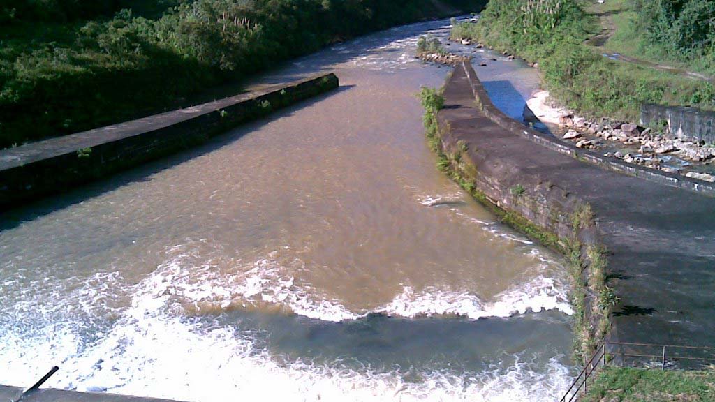 El ministro Luis Motta Domínguez señaló que dichos recortes se debía al bajo nivel de los embalses en el complejo hidroeléctrico Uribante Caparo