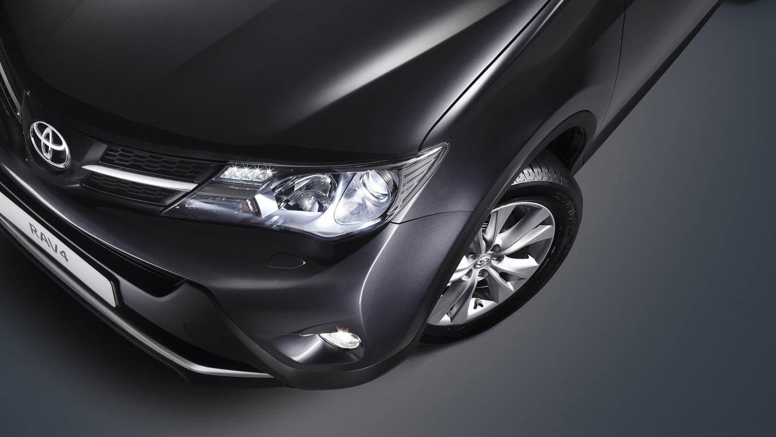 Doble llave - Toyota lanza nueva generación del todocaminos RAV4