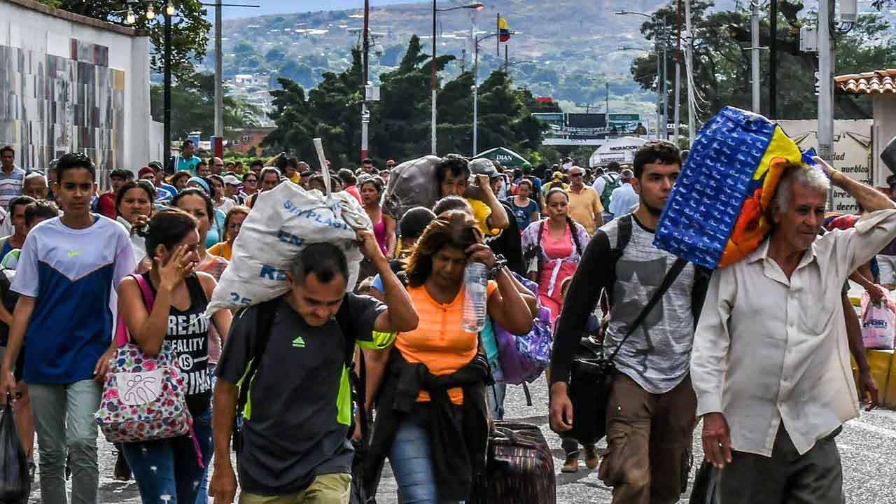 doble llave - La Agencia de la Organización de Naciones Unidas para los Refugiados instó a que los países a que tengan la mejor disposición y colaboración con quienes huyen de la crisis venezolana