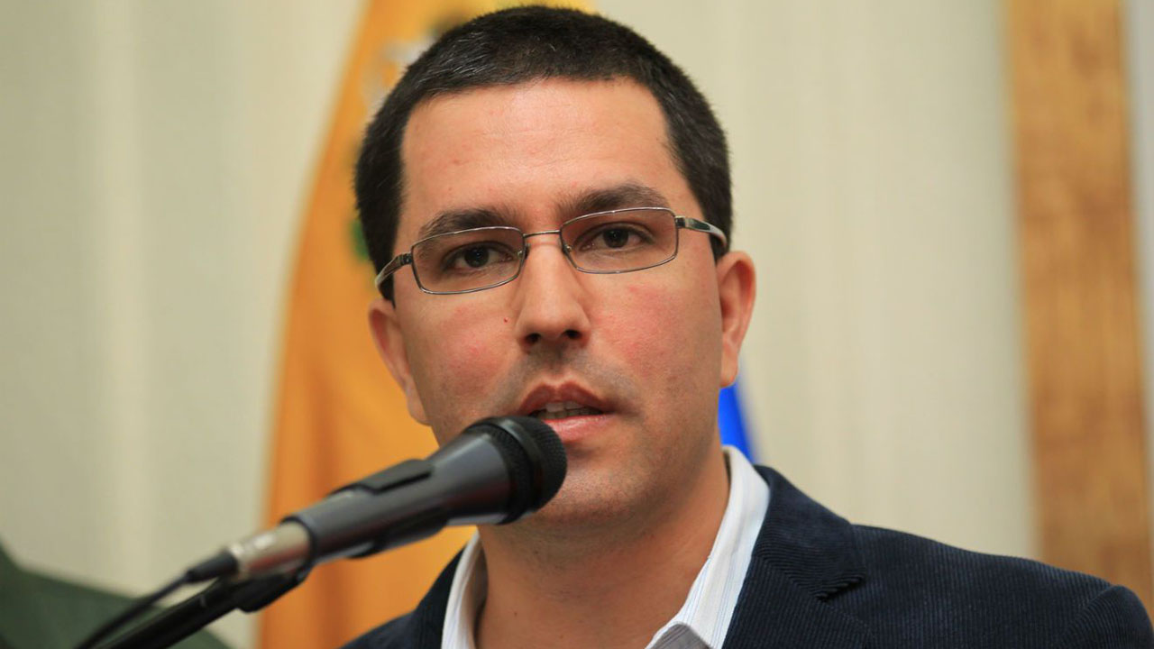 Jorge Arreaza pidió al mandatario francés no inmiscuirse en asuntos internos de Venezuela