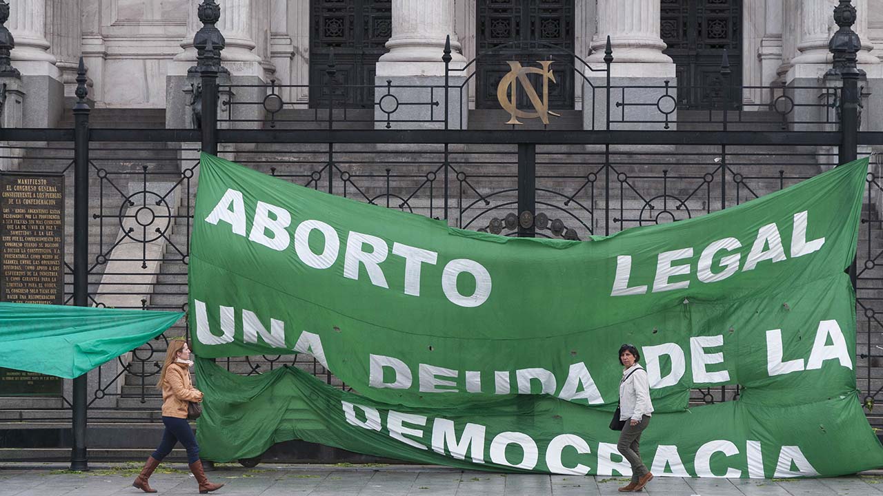 Doblellave-Inició debate para legalización del aborto en Argentina