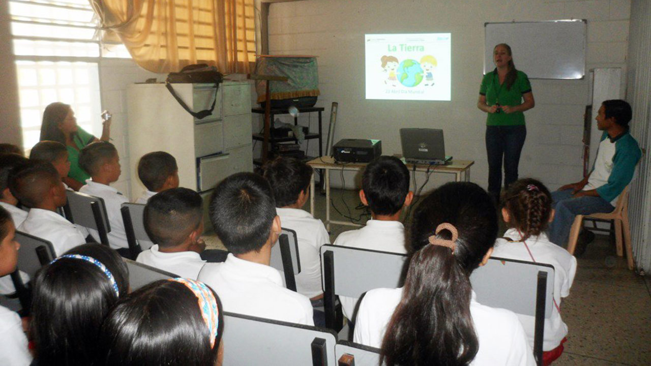 Alumnos de la Escuela Primaria Bolivariana “Mateo Liscano Torres” recibieron charlas organizadas por el Minea