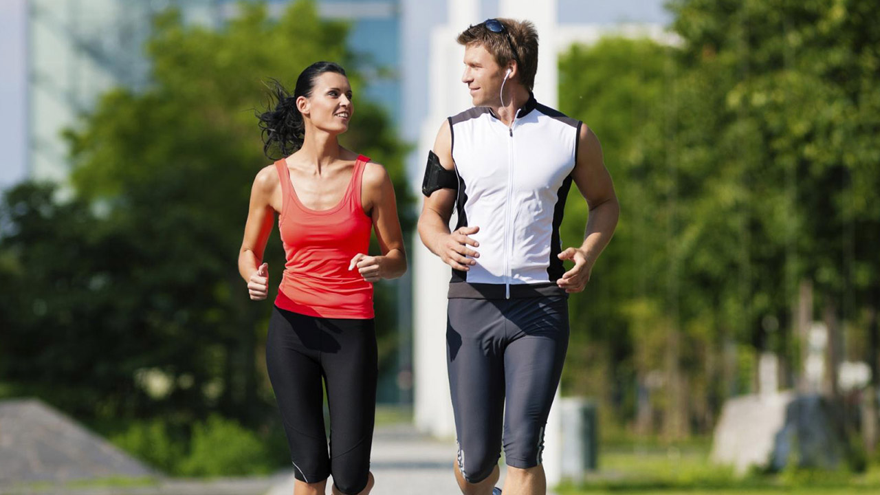 Según un estudio realizado por Harvard Medical School arrojó que practicar actividades físicas disminuye un 47% el desánimo