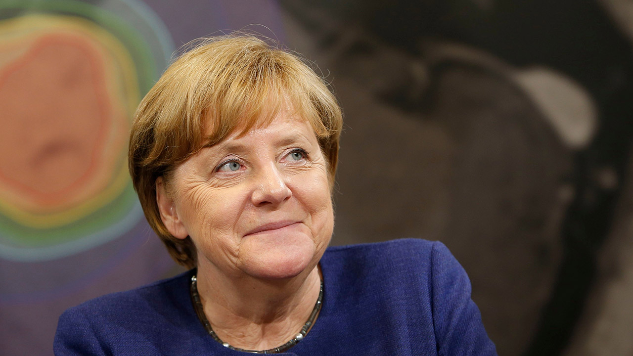 Angela Merkel, aseguró que la suma servirá como un apoyo para que el país asiático implemente de reformas económicas que el FMI le exige