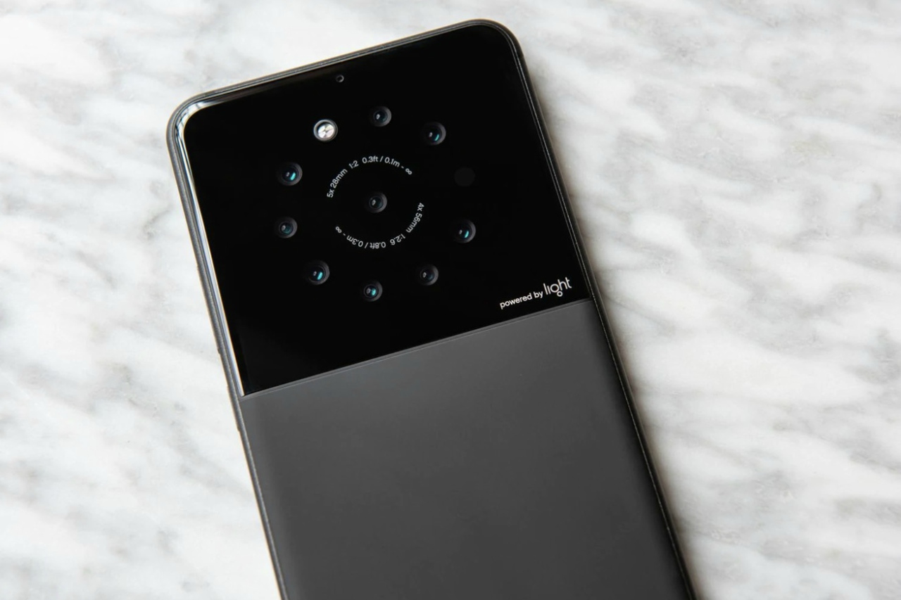 Lanzarán al mercado teléfono inteligente con nueve cámaras