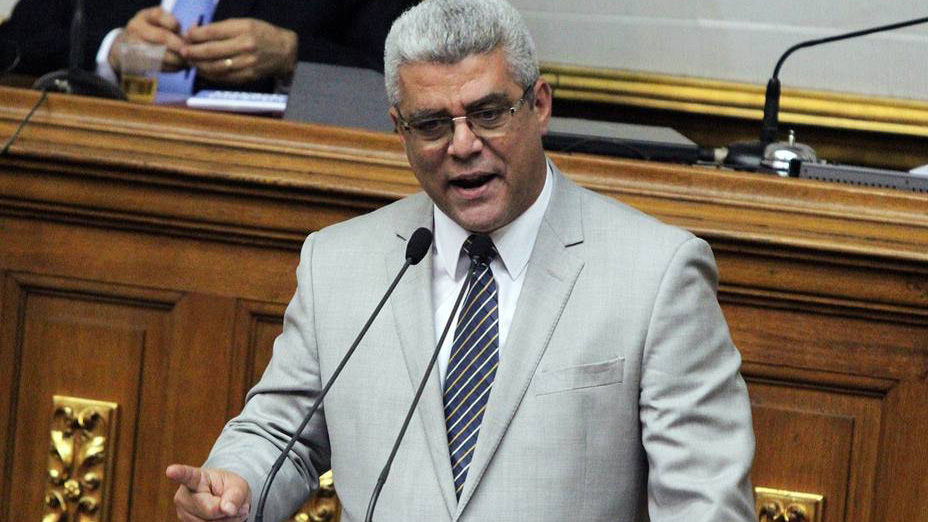 El diputado señaló que la Asamblea Nacional Constituyente está "usurpando las funciones del parlamento"