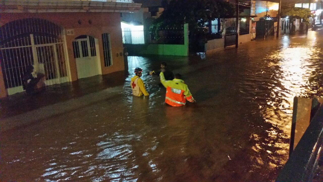 El director nacional de PC, Randy Rodríguez, informó que la medida busca atender a las personas afectadas de las intensas lluvias