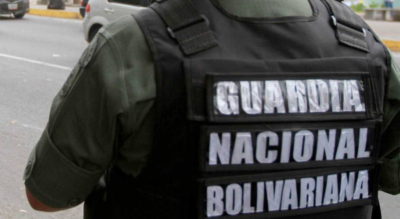 El Ministerio Público solicitó a Óscar Fernández y Nereida Guzmán tras incautar 17 panelas de droga en su vehículo