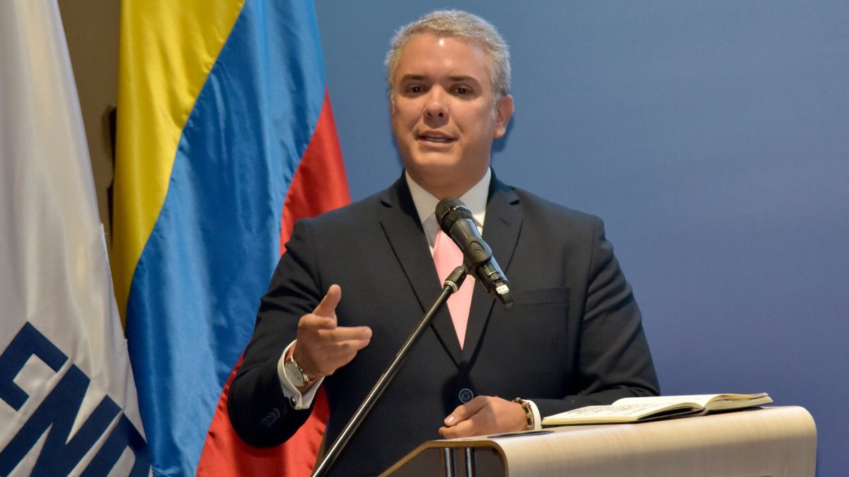 El mandatario colombiano fijó posición este sábado, luego que se cumpliera el mes que solicitó durante su investidura en relación a las negociaciones