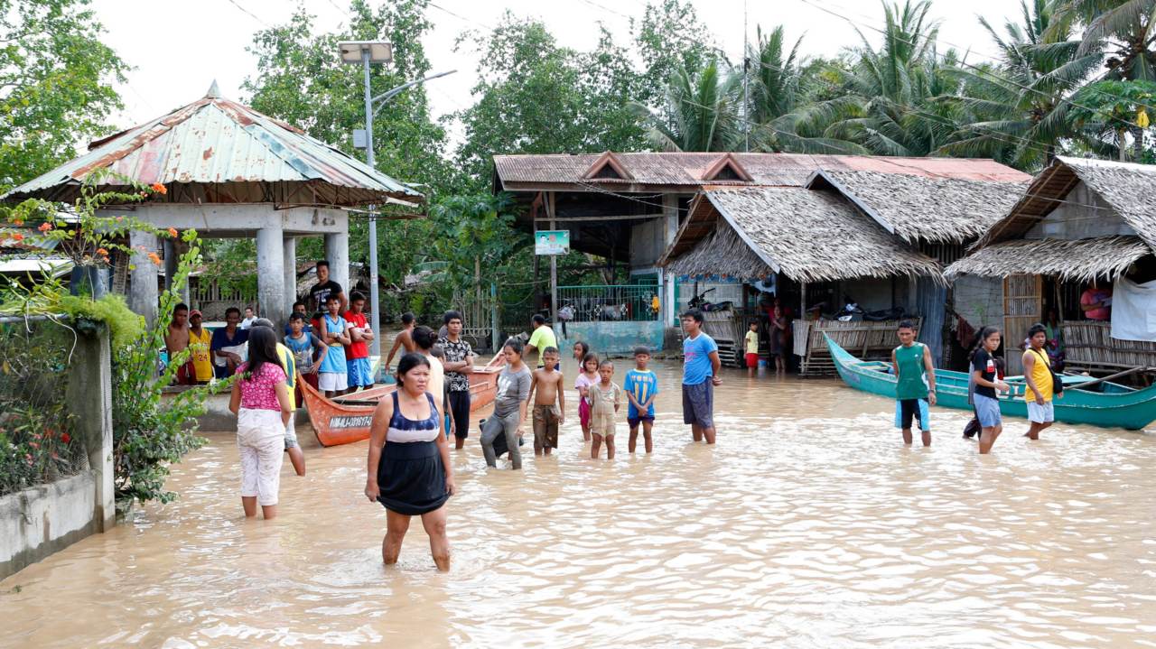 Aumenta a 29 la cifra de muertos tras deslizamiento de tierra en Filipinas