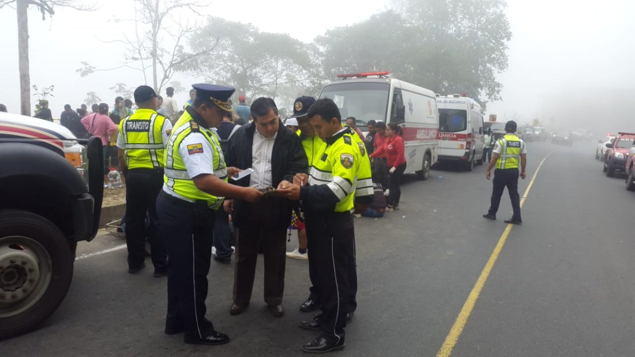 Doce muertos en séptimo accidente de bus en Ecuador