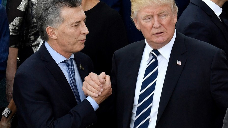 La presidencia argentina reveló que "los mandatarios hablaron sobre la reunión que llevarán a cabo ambos equipos económicos en Washington