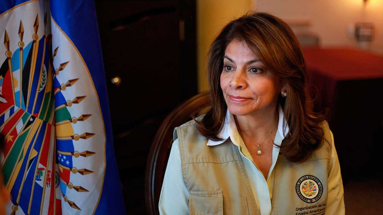 Laura Chinchilla, quien encabeza la misión de la OEA en elecciones brasileñas, garantizó el sistema electrónico de votación