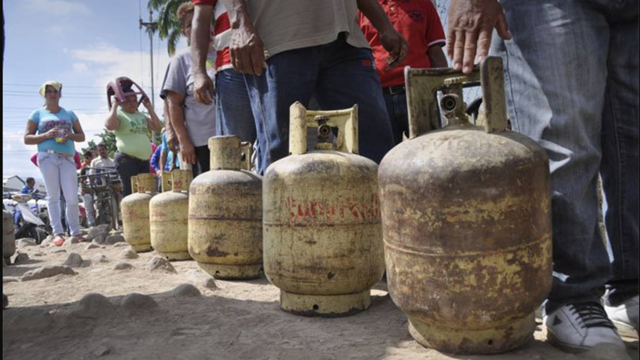 DOBLE LLAVE - Manifestantes en Guanare-Papelón reclaman por servicio de gas y vialidad