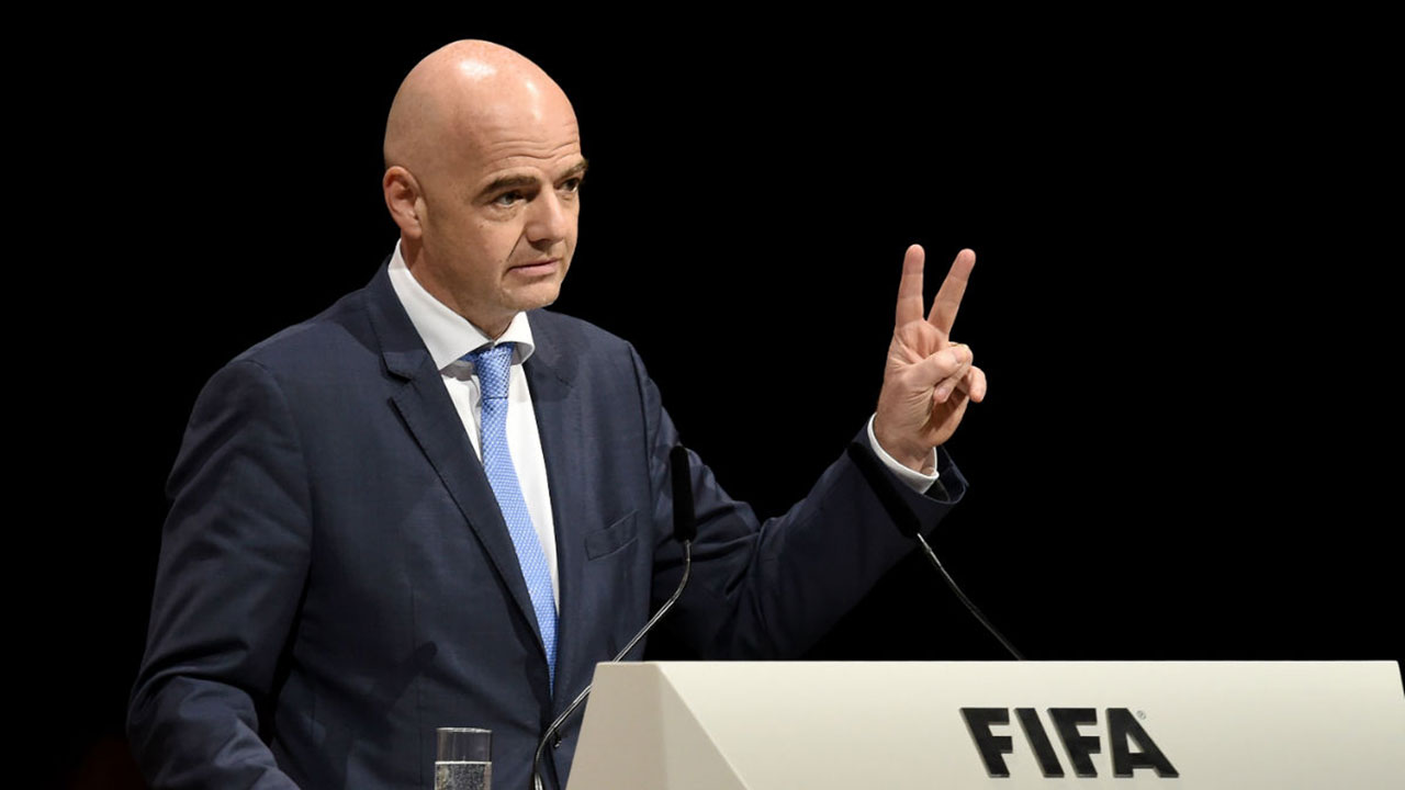 El presidente del ente rector del fútbol mundial defendió su gestión descartando ser cómplice de corrupción