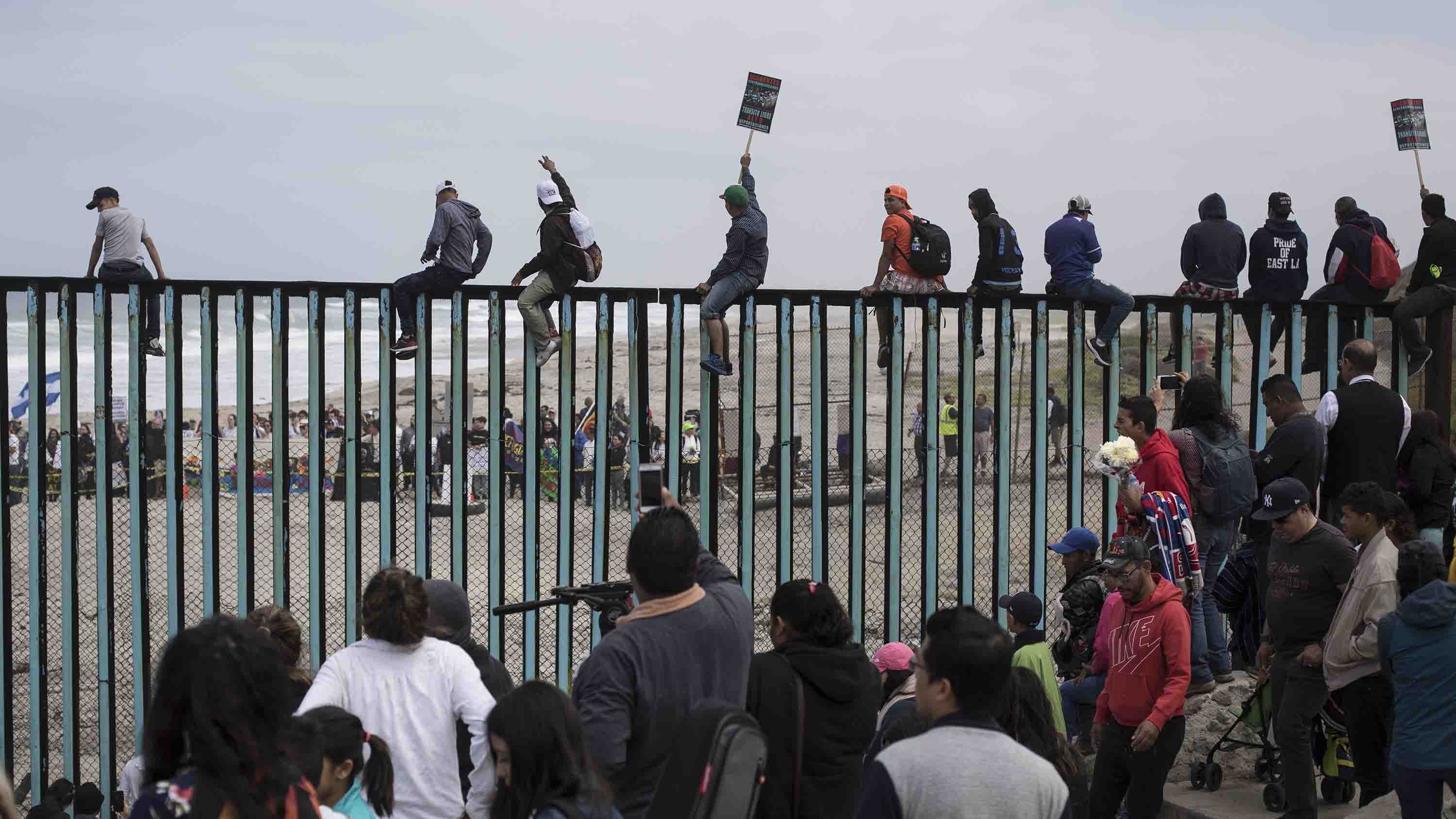 Ante la aproximación de la caravana de migrantes hondureños, el Gobierno estadounidense emite la nueva norma