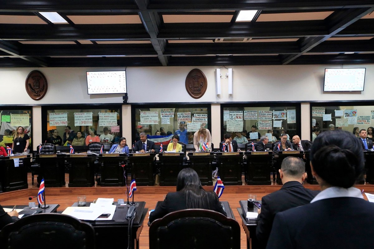 Asamblea Legislativa de Costa Rica aprueba reforma fiscal